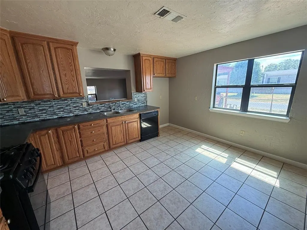 Photo 20 — 134 S Grand Avenue, Martha, OK 73556