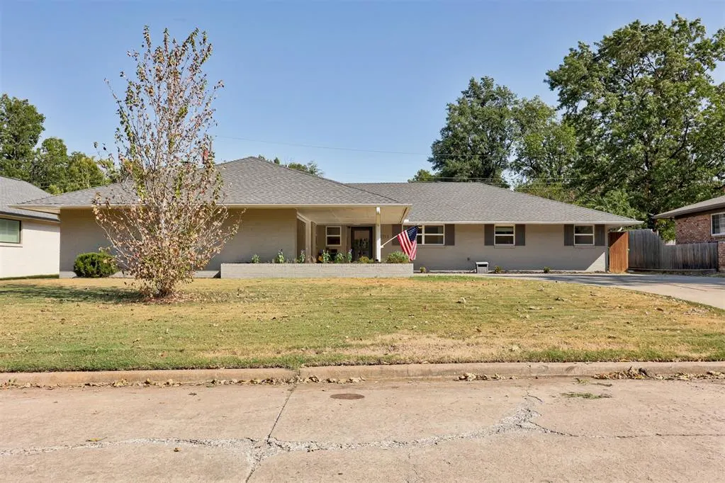 Photo 2 — 2713 NW 55th Terrace, Oklahoma City, OK 73112