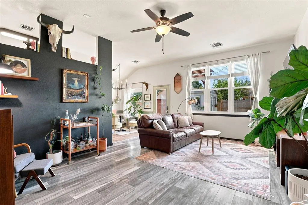 Photo 4 — 10708 NW 35th Street, Yukon, OK 73099