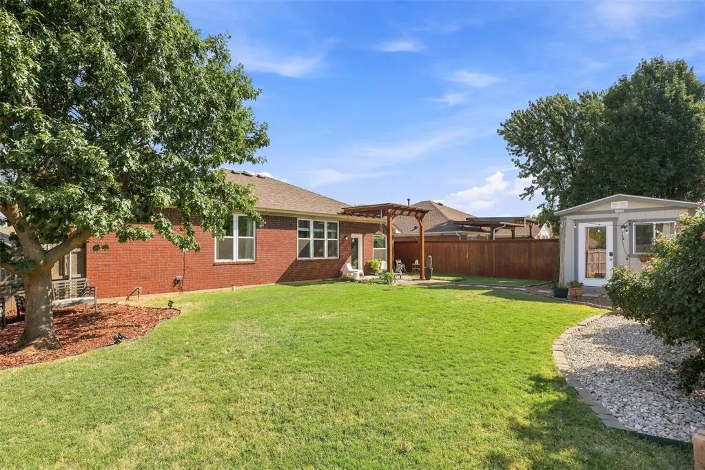 Photo 15 — 10708 NW 35th Street, Yukon, OK 73099