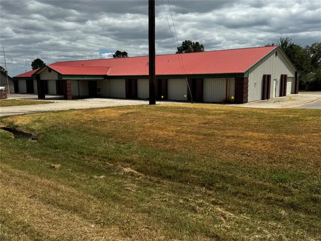 Photo 3 — 1805 W Wrangler Boulevard, Seminole, OK 74868