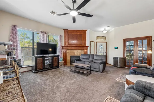 Photo 3 — 4712 Elk Creek Drive, Yukon, OK 73099