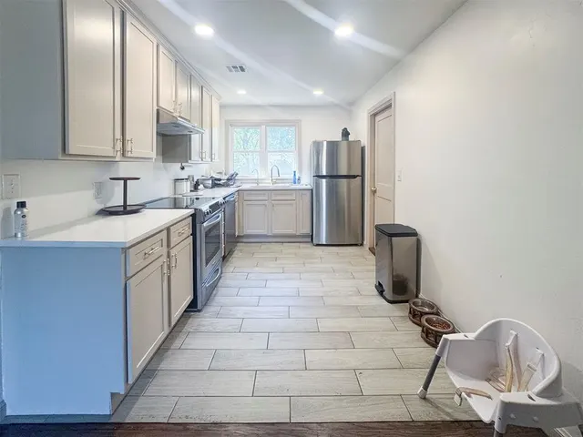 Photo 4 — 736 NW 88th Street, Oklahoma City, OK 73114