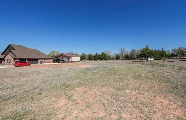 Photo 6 — 70 Kristin Court, Shawnee, OK 74804