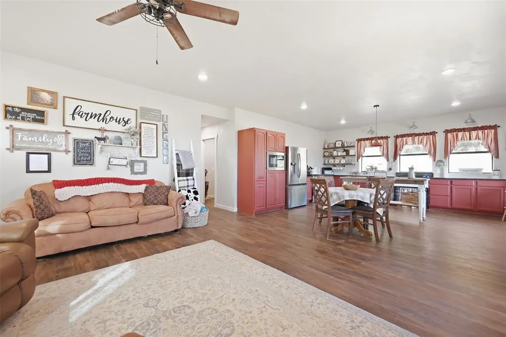Photo 4 — 16721 Dover Road, Crescent, OK 73028