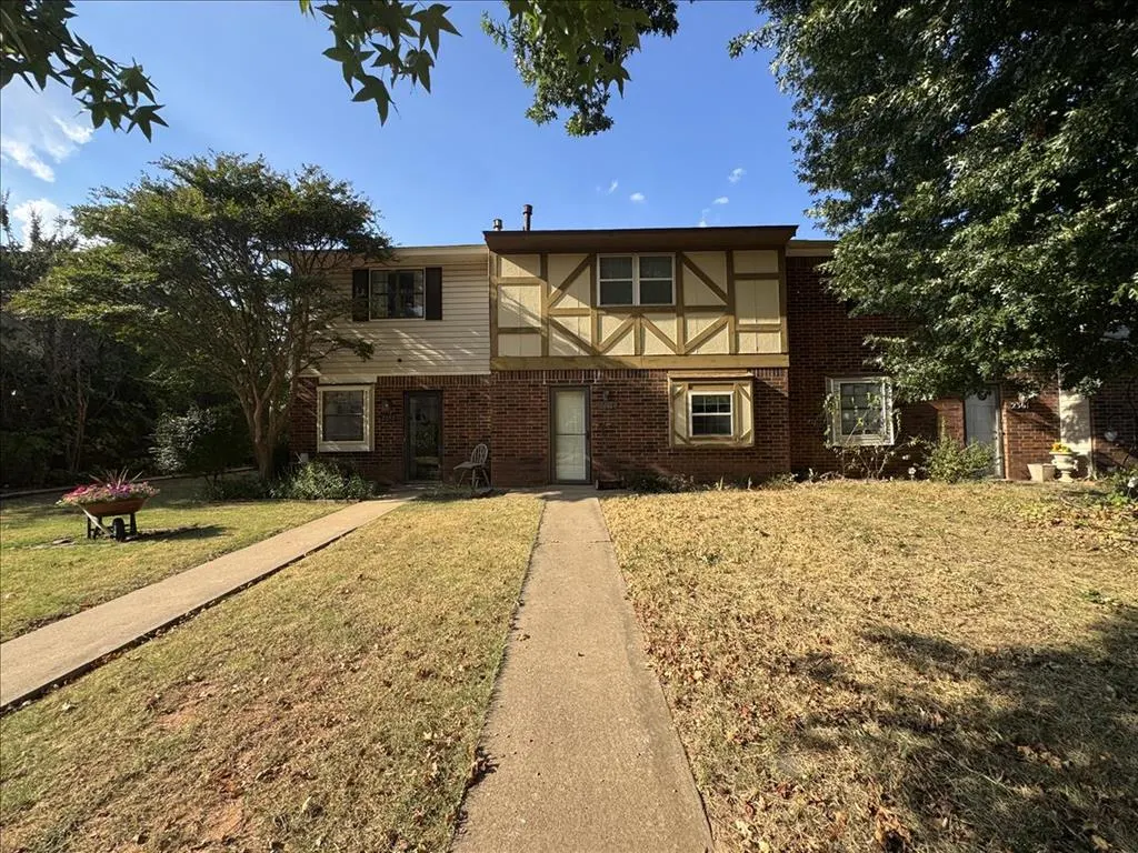 Front exterior — 2357 Heatherfield Lane, Norman, OK 73071