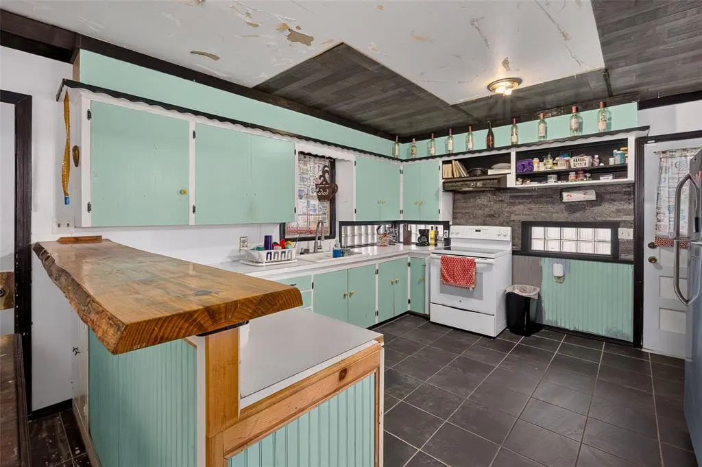 Photo 6 — 205 SW 6th Street, Lindsay, OK 73052