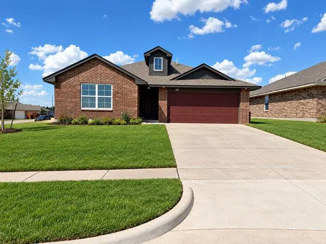 Front exterior — 928 Hazy Brook Circle, Chickasha, OK 73018
