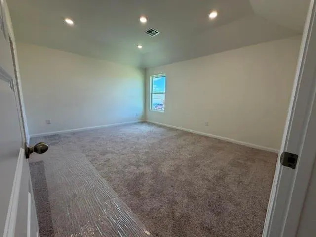 Photo 6 — 928 Hazy Brook Circle, Chickasha, OK 73018