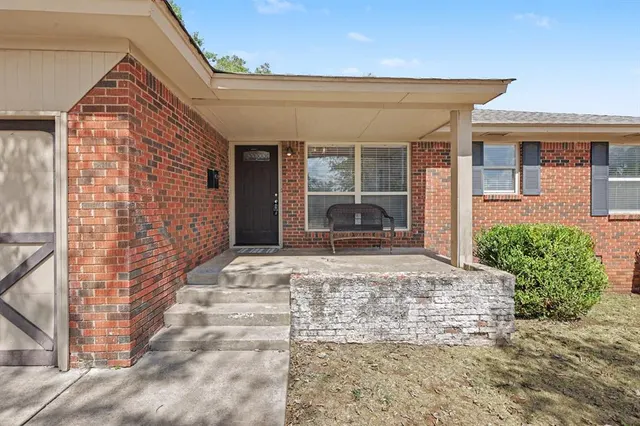 Photo 2 — 47 E 14th Street, Edmond, OK 73034