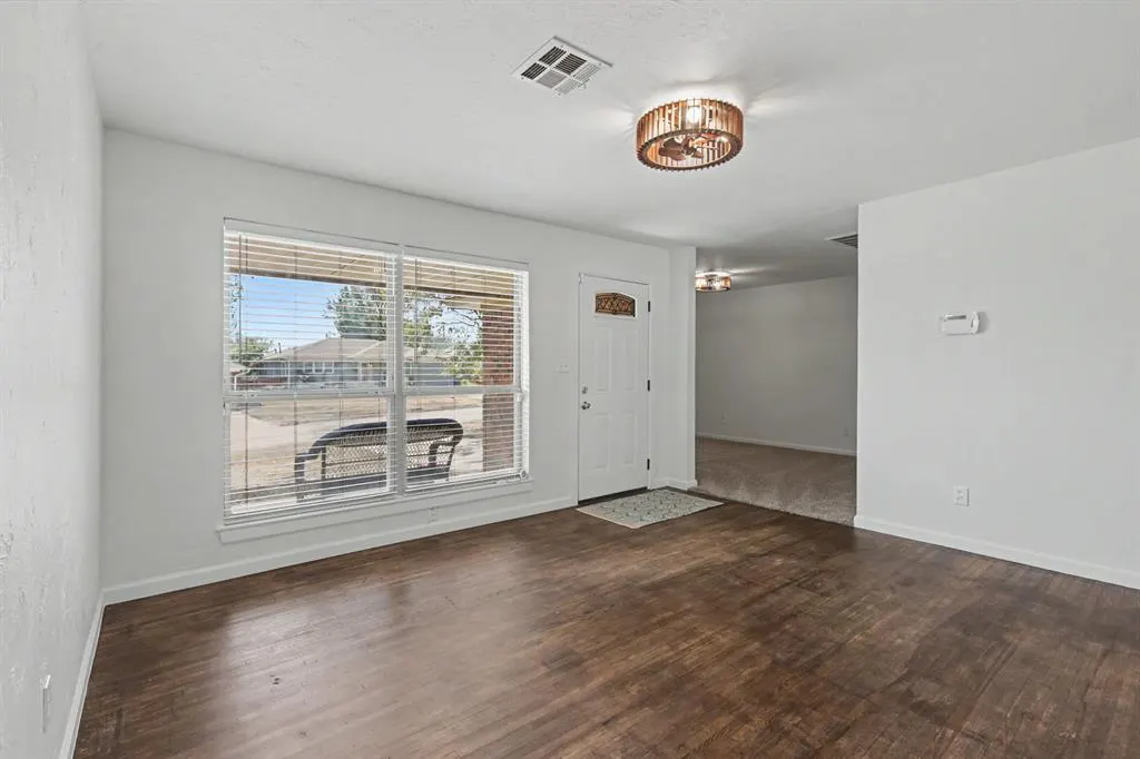 Photo 5 — 47 E 14th Street, Edmond, OK 73034