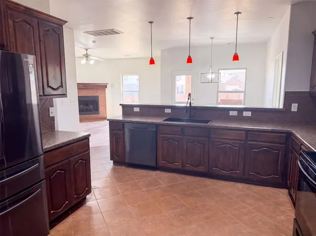 Photo 5 — 11208 NW 97th Street, Yukon, OK 73099