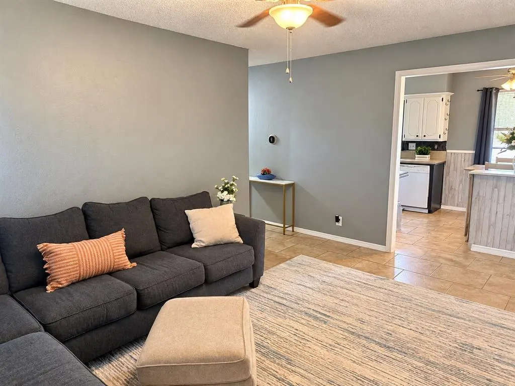 Photo 3 — 23 Seneca Drive, Shawnee, OK 74801