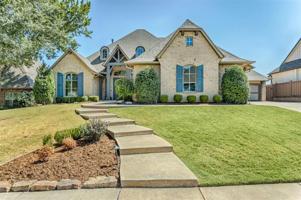 Front exterior — 3216 Hillside Drive, Edmond, OK 73012