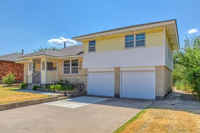 Photo 2 — 220 W Glenhaven Drive, Midwest City, OK 73110