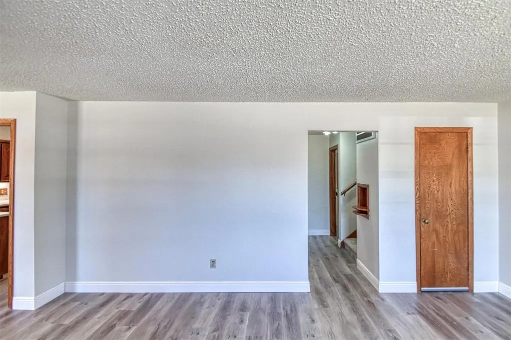 Photo 5 — 220 W Glenhaven Drive, Midwest City, OK 73110