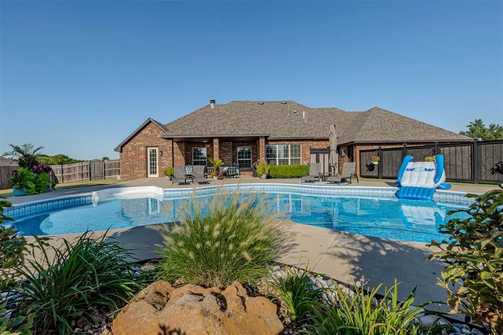 Photo 3 — 10600 Malaga Way, Oklahoma City, OK 73173