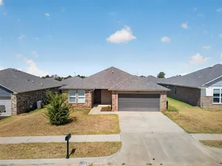Sold home at 11009 NW 99th Street