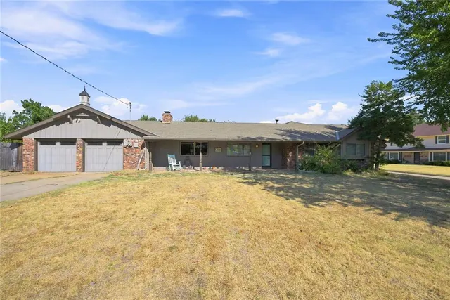 Photo 2 — 2716 N Eagle Lane, Oklahoma City, OK 73127