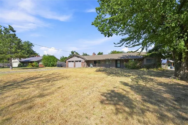 Photo 6 — 2716 N Eagle Lane, Oklahoma City, OK 73127