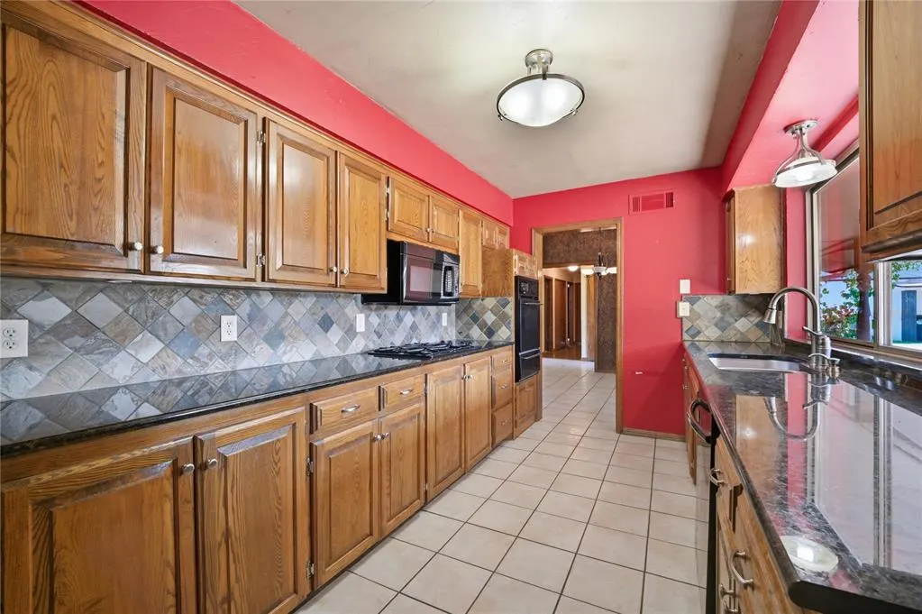 Photo 15 — 2716 N Eagle Lane, Oklahoma City, OK 73127