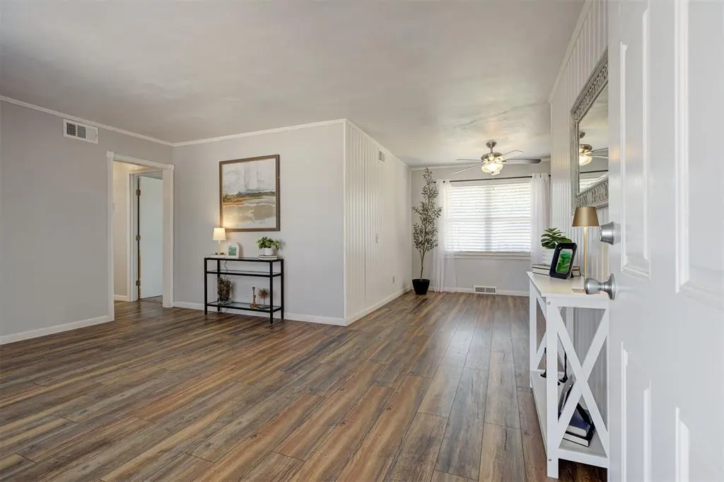 Photo 4 — 5700 NW 47th Street, Warr Acres, OK 73122