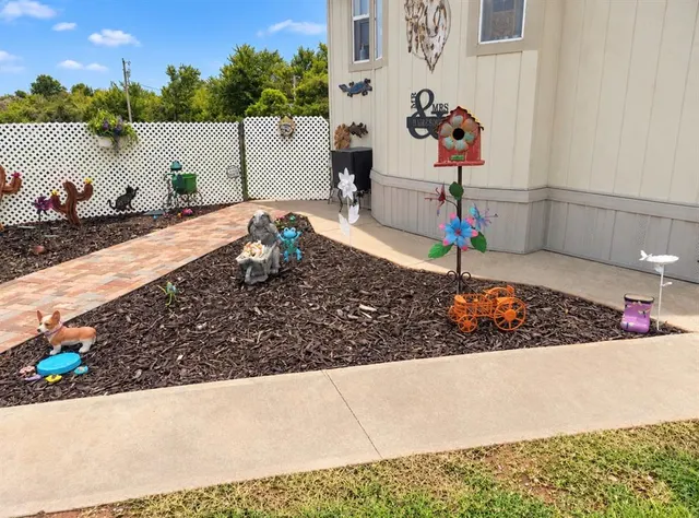 Photo 3 — 512 N Rockwell Avenue, Newcastle, OK 73065