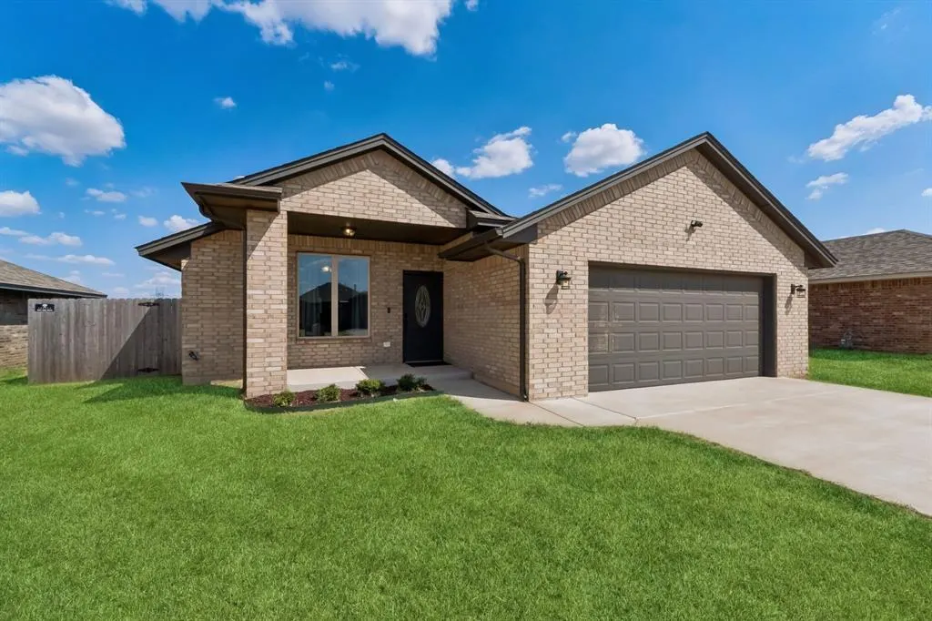 Photo 4 — 1112 S Colt Lane, Mustang, OK 73064