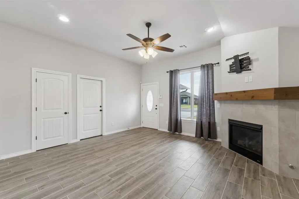 Photo 7 — 1112 S Colt Lane, Mustang, OK 73064
