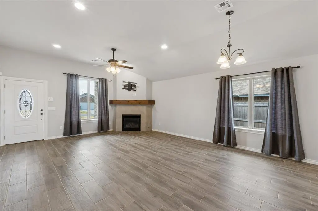 Photo 9 — 1112 S Colt Lane, Mustang, OK 73064