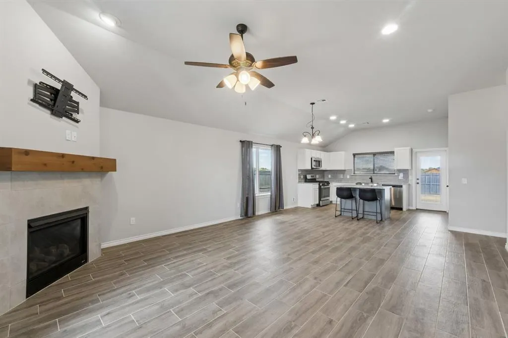 Photo 10 — 1112 S Colt Lane, Mustang, OK 73064