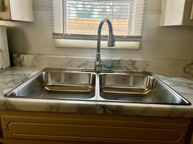 Photo 5 — 802 N 7th Street, Sayre, OK 73662