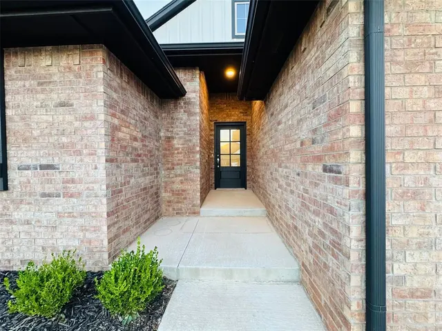 Photo 3 — 5401 Riverrun Court, Arcadia, OK 73007
