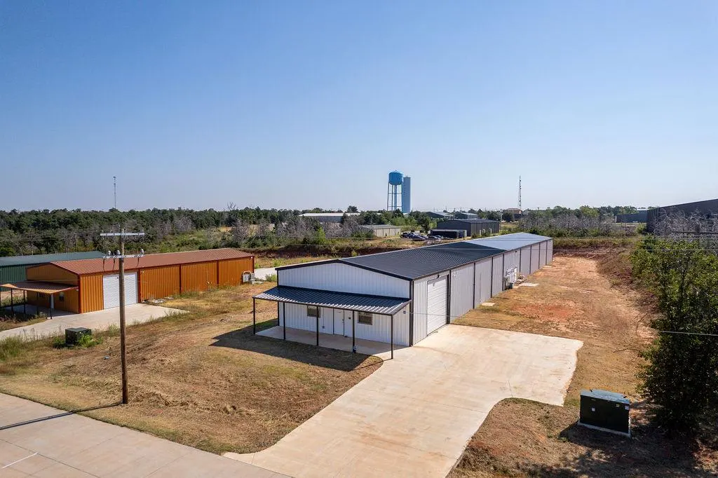 Photo 4 — 11600 Maui Lane, Edmond, OK 73034
