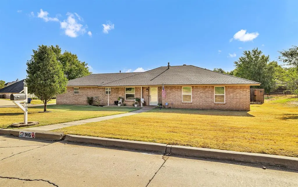 Photo 2 — 905 Mulberry Lane, El Reno, OK 73036