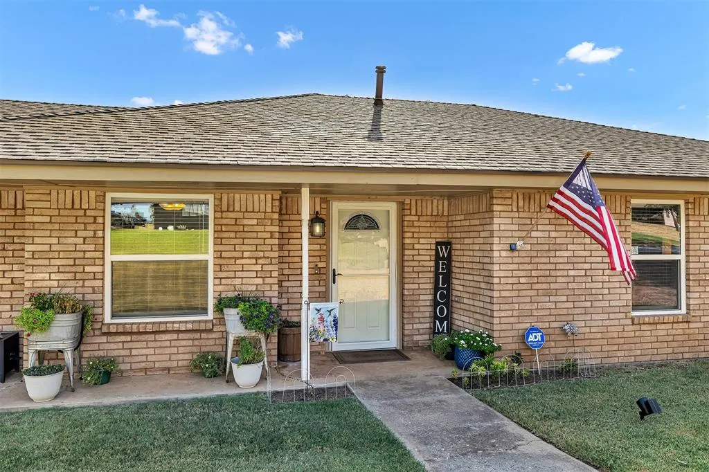 Photo 3 — 905 Mulberry Lane, El Reno, OK 73036