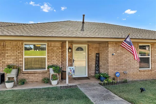 Photo 3 — 905 Mulberry Lane, El Reno, OK 73036