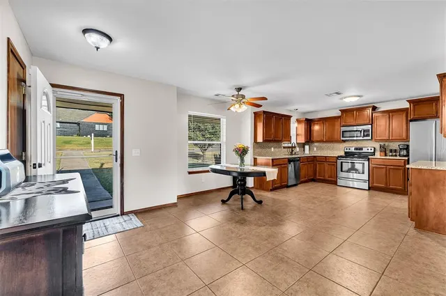 Photo 5 — 905 Mulberry Lane, El Reno, OK 73036