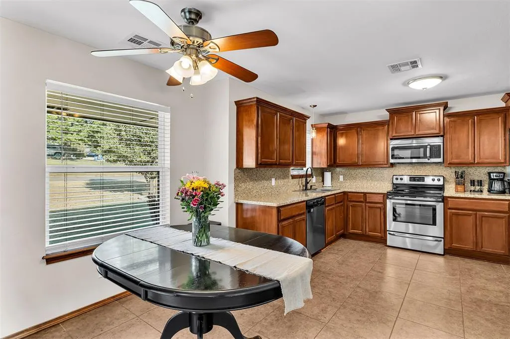 Photo 6 — 905 Mulberry Lane, El Reno, OK 73036