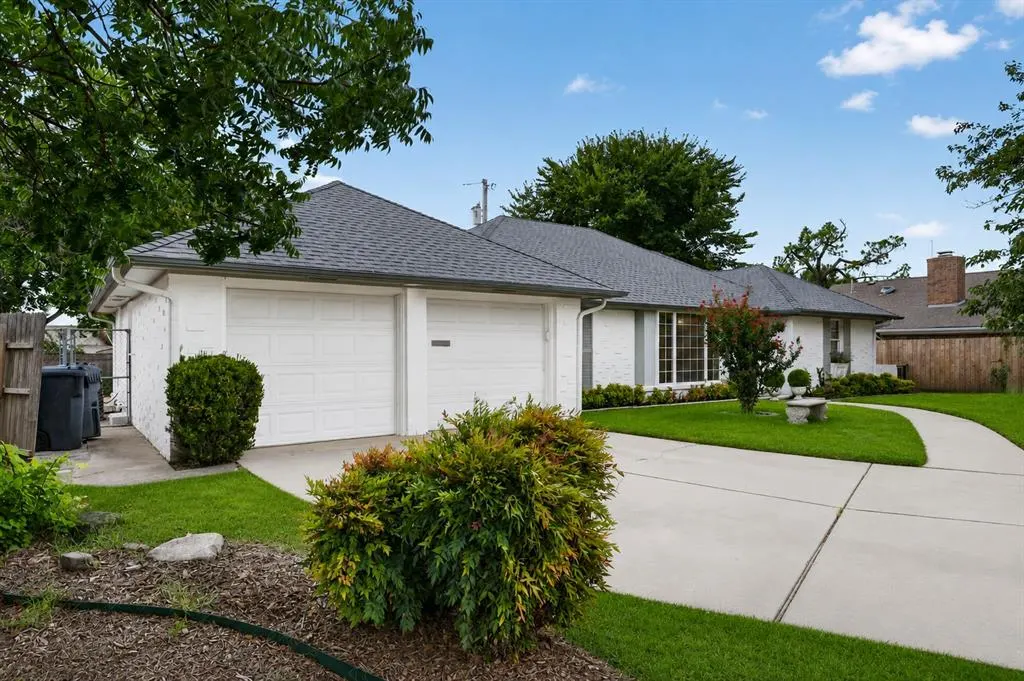 Photo 2 — 3205 NW 54th Circle, Oklahoma City, OK 73112