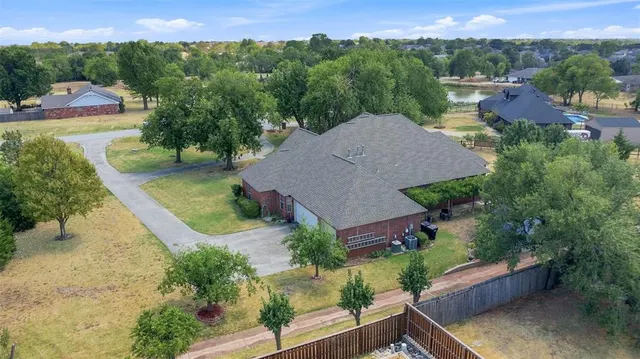Photo 4 — 3001 Bradford Drive, Moore, OK 73160