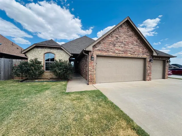 Photo 3 — 2304 Wheatfield Avenue, Yukon, OK 73099