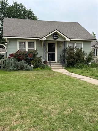 Sold home at 921 S Wilson