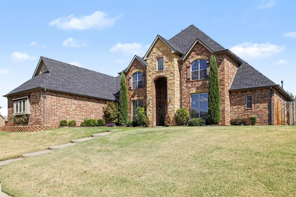 Photo 2 — 15606 Claremont Boulevard, Edmond, OK 73013