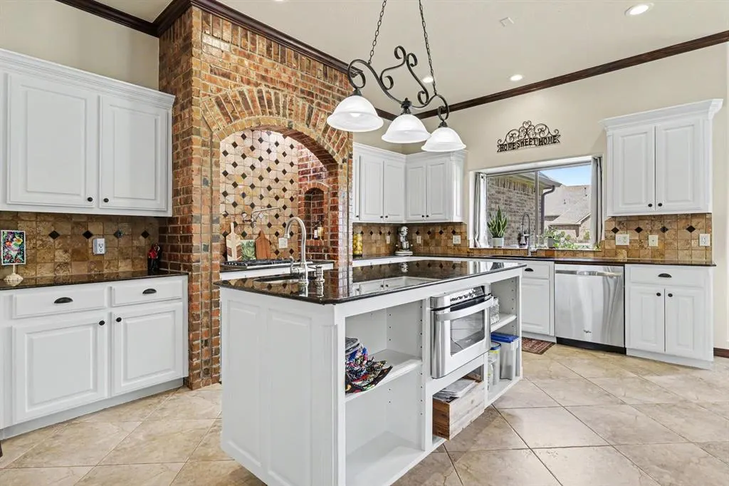 Photo 12 — 15606 Claremont Boulevard, Edmond, OK 73013