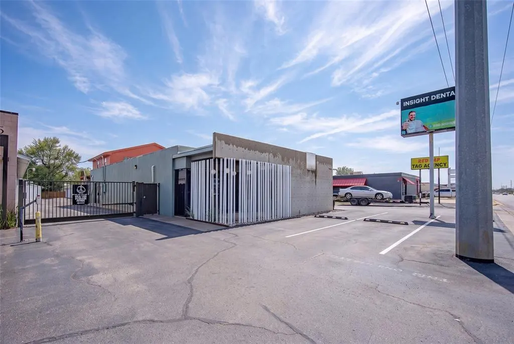 Front exterior — 3904 NW 10th Street, Oklahoma City, OK 73107