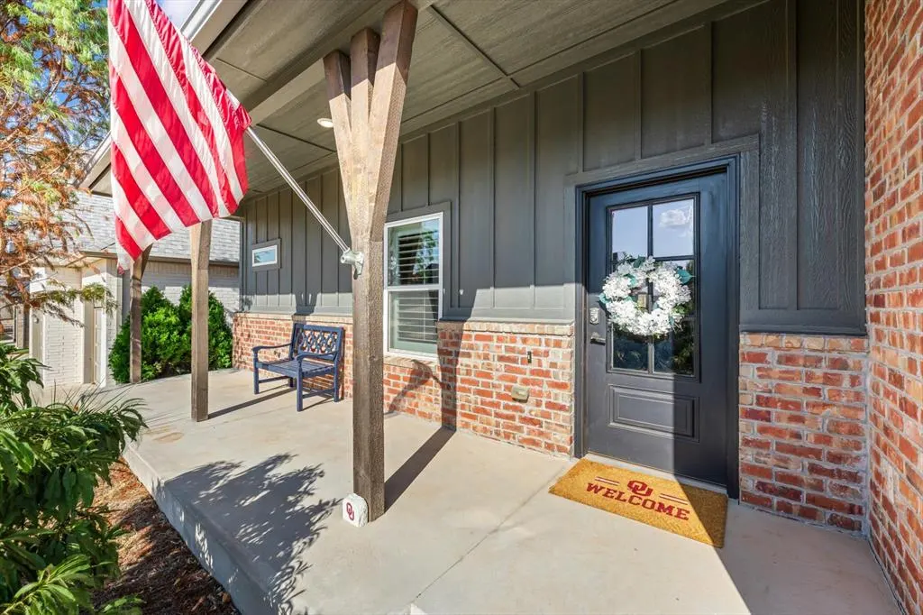 Photo 4 — 2400 Amante Court, Edmond, OK 73034