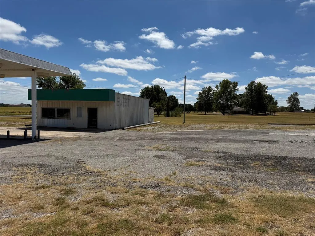 Photo 2 — 8380 State Highway 39 Highway, Lexington, OK 73051