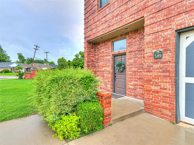 Photo 6 — 589 S Fretz Avenue, Edmond, OK 73003