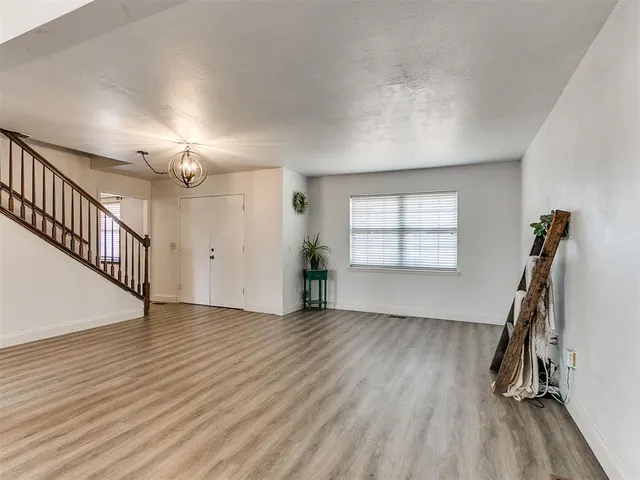 Photo 5 — 5817 N Caddo Court, Oklahoma City, OK 73132